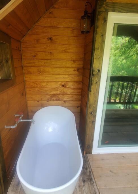 Waterfront Treehouse In A Magical Forest Waller Exteriör bild